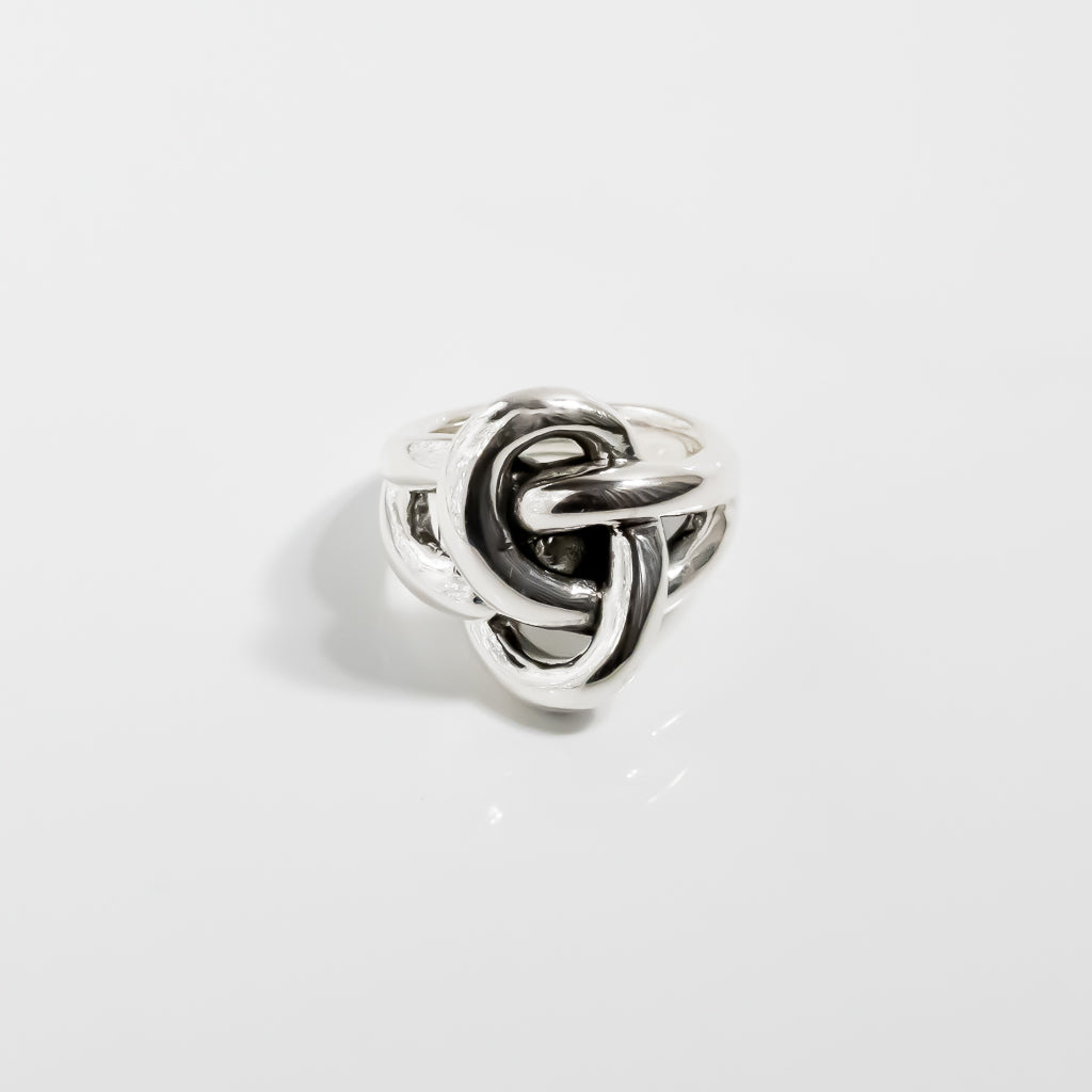 Complicated Knot Ring