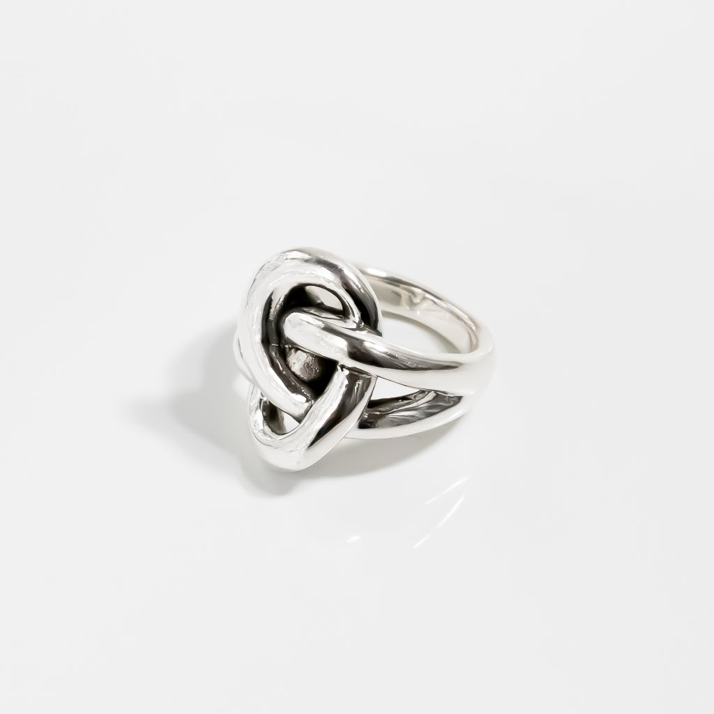 Complicated Knot Ring