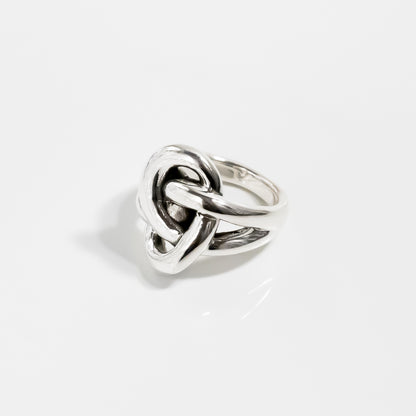 Complicated Knot Ring