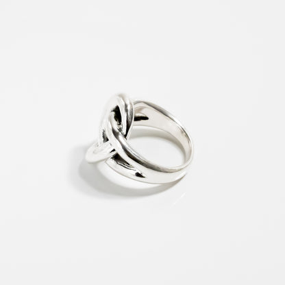 Complicated Knot Ring