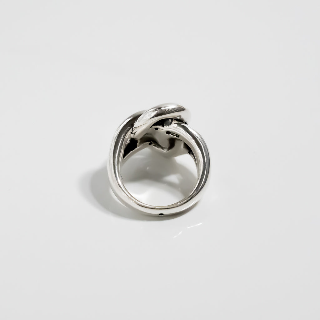 Complicated Knot Ring